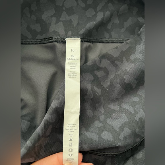 Lululemon Wunder Under tight legging 10 camo EUC - Picture 2 of 4